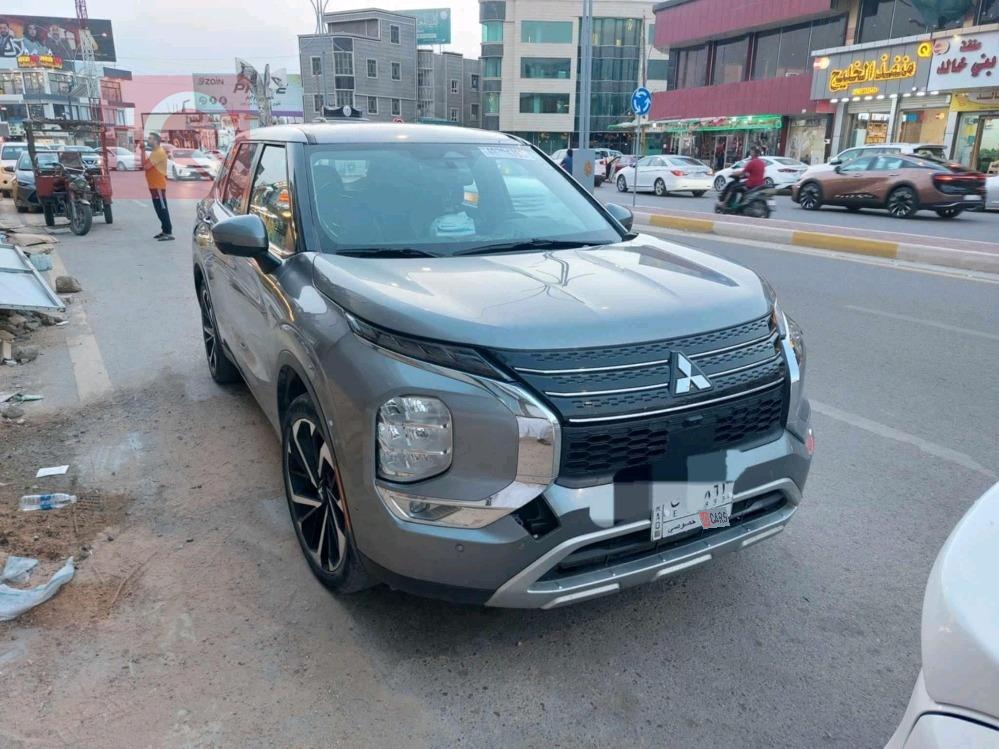 ميتسوبيشي اوتلاندر